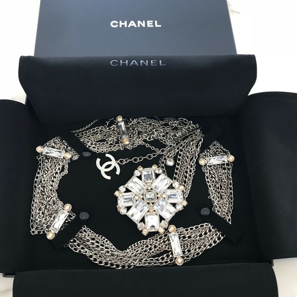 CHANEL SILVER TONE CHAIN CRYSTAL EMBELLISHED BELT NWOTS!